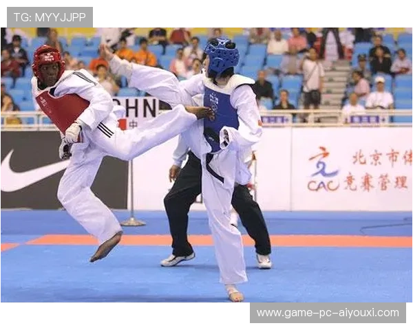 跆拳道选手赛后和对手互学招数 跆拳道选手赛后和对手互学招数