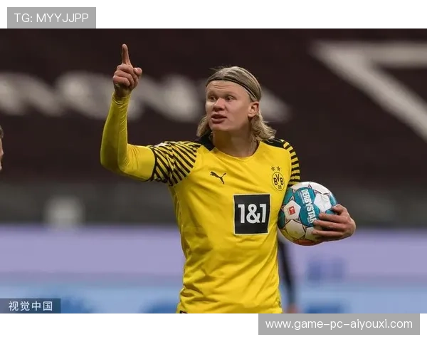 多特哈兰德插上抢点后点推射将比分扩大，燃爆球迷激情！