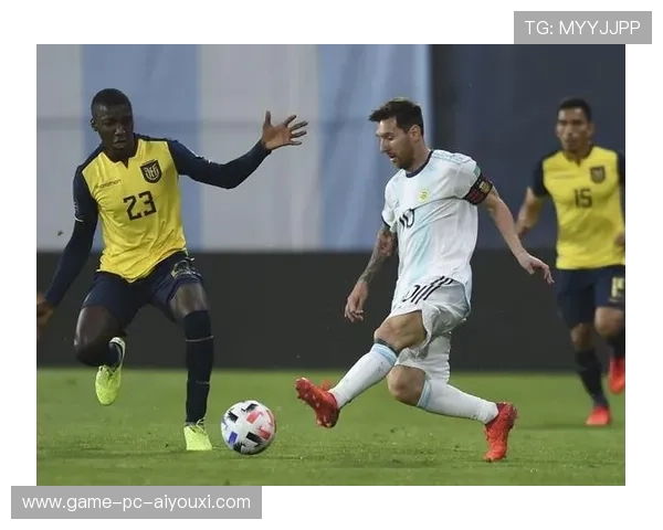 曼联抓住转换瞬间优势，B费的直塞贯穿整条中路